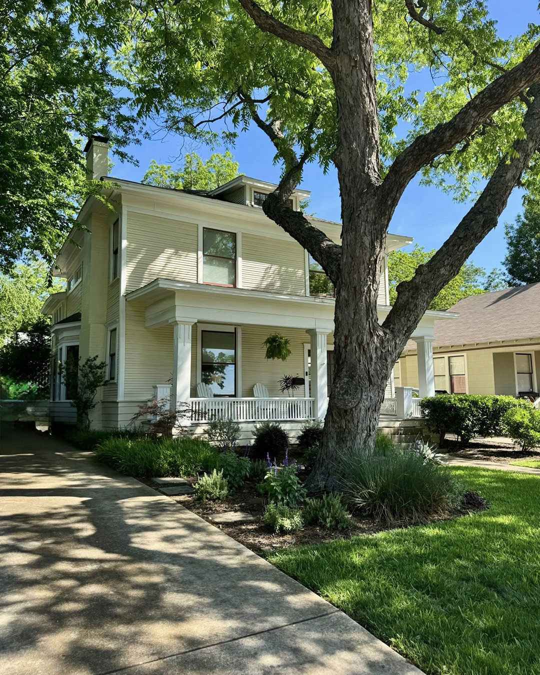 Junius Heights Historic District Yard of the Month May 2025